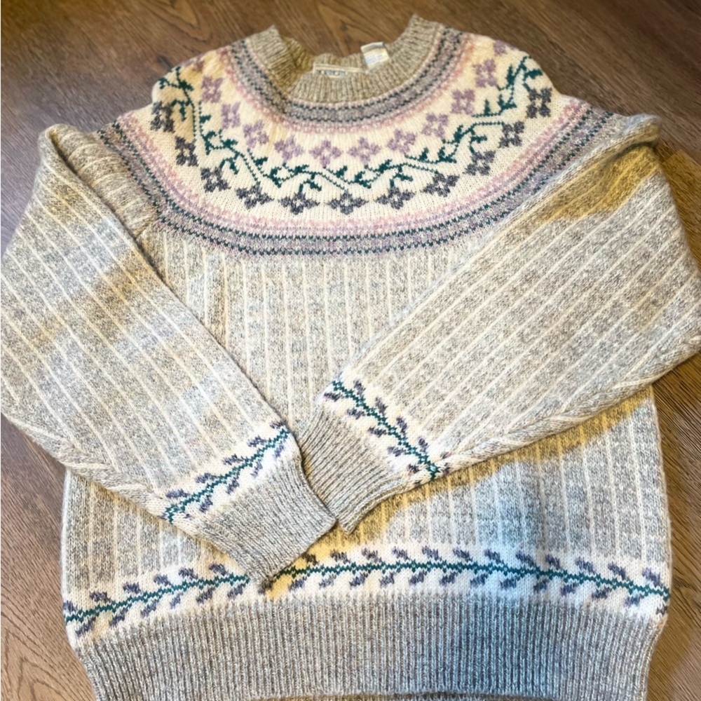 Vintage Women's Gray Patterned Sweater